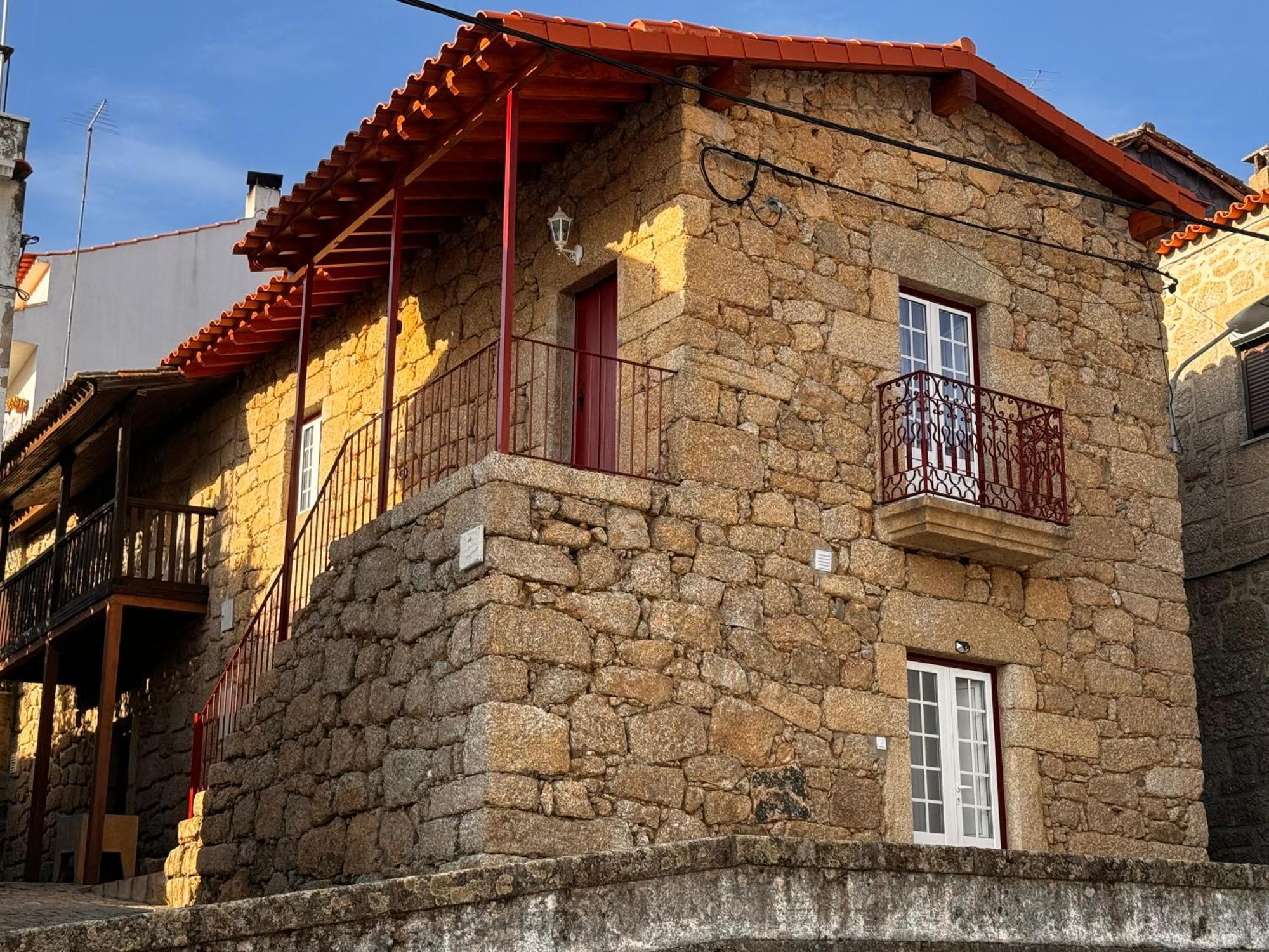 Casa Da Vila - Apartamento Duplex Alpedrinha Экстерьер фото